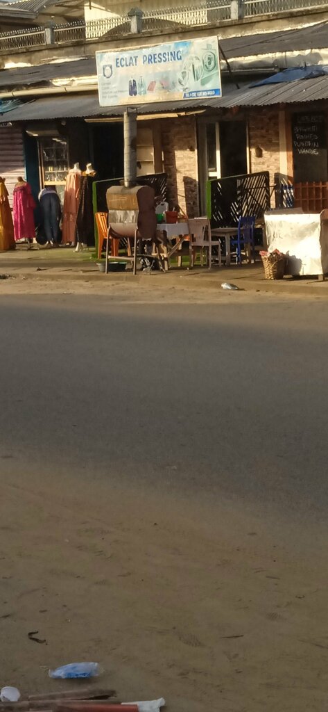 Dry cleaning Pressing One, Douala, photo