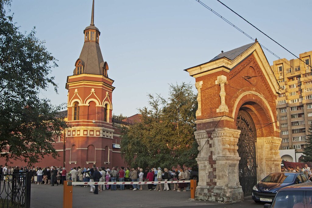 Покровские ворота где находятся в москве фото