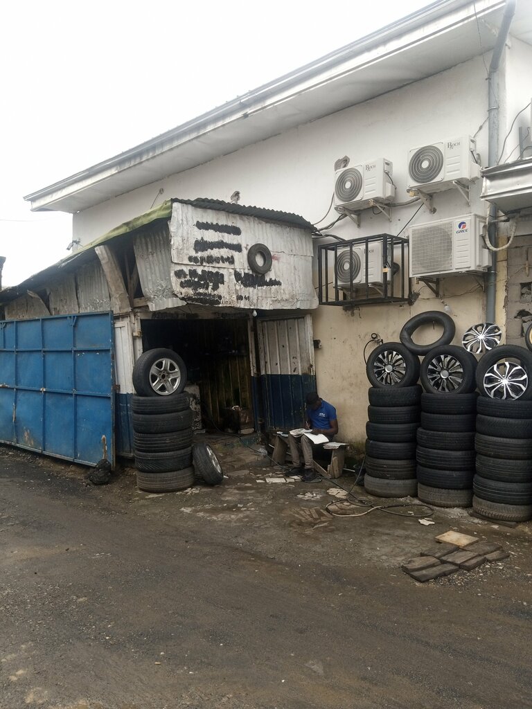 Convenience store Ets M Nico, Douala, photo