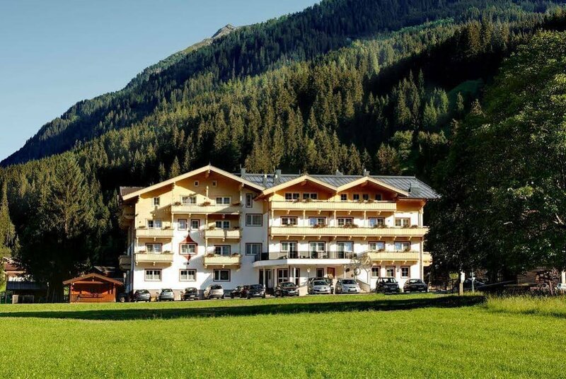 Гостиница Familienhotel Grundlhof