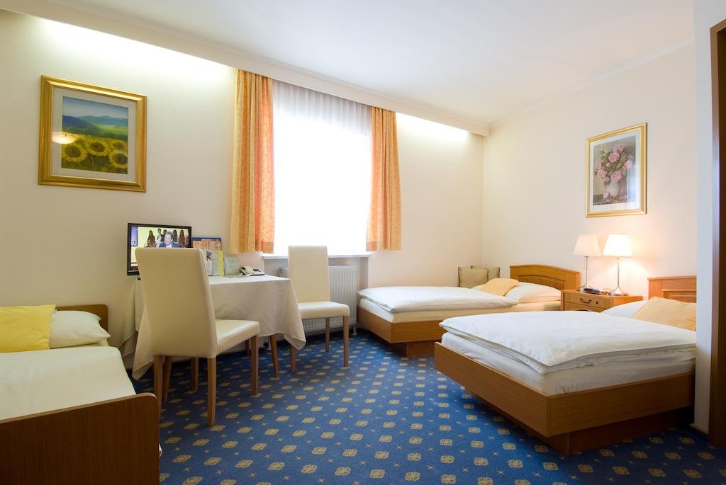 Фото Hotel Biedermeier Hof