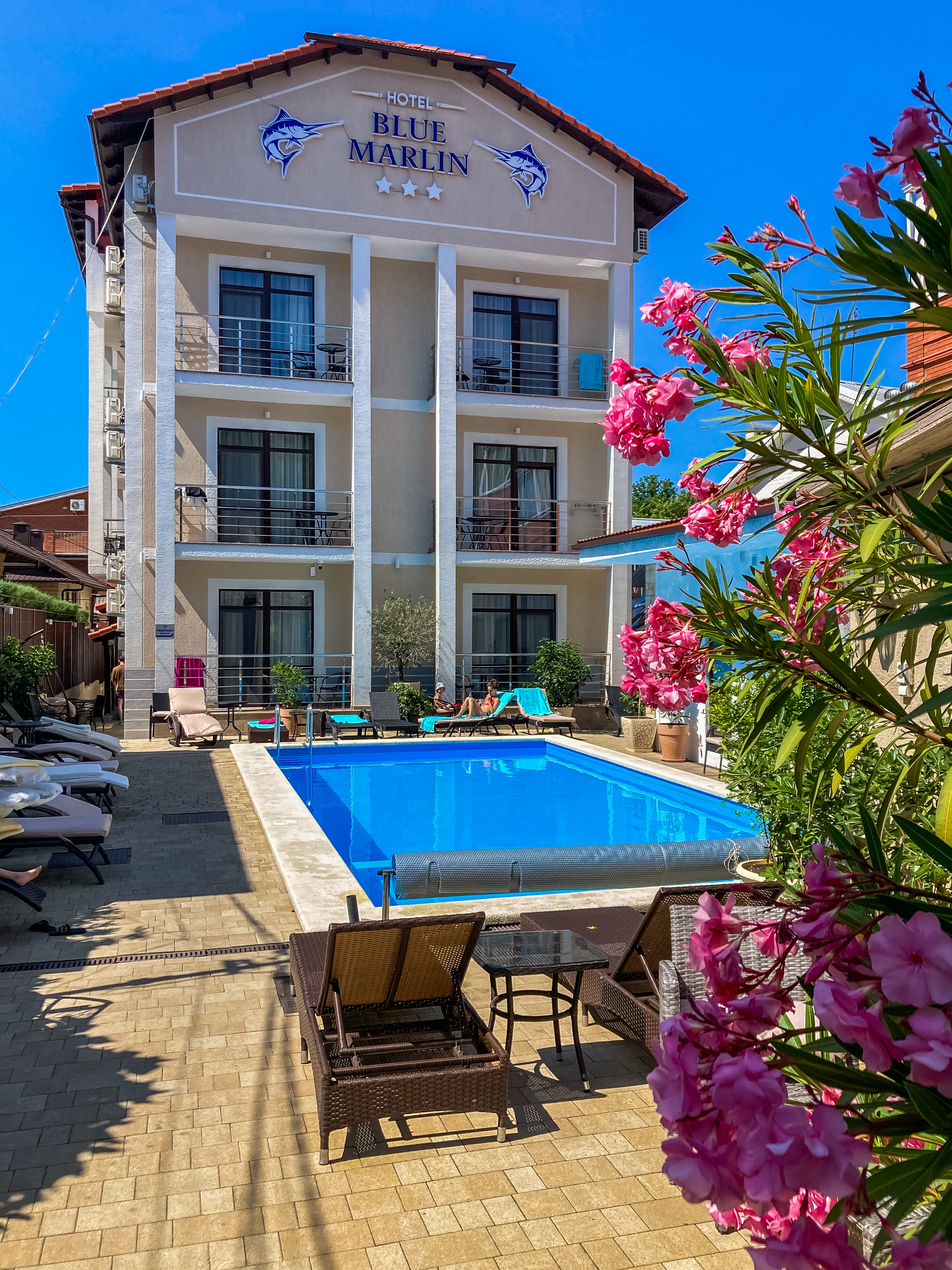 Фото отеля 2