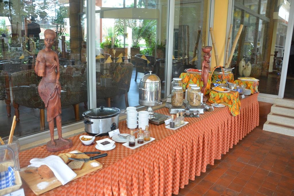 Фото Golf Course Hotel