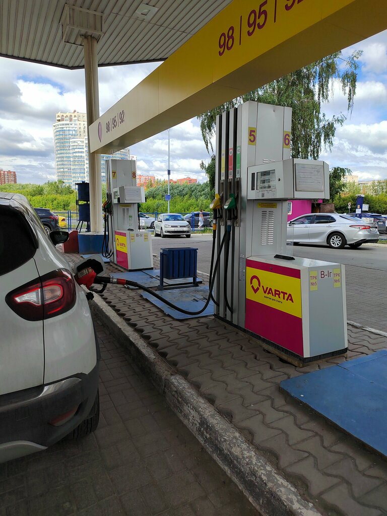 Gas station Varta, Yekaterinburg, photo