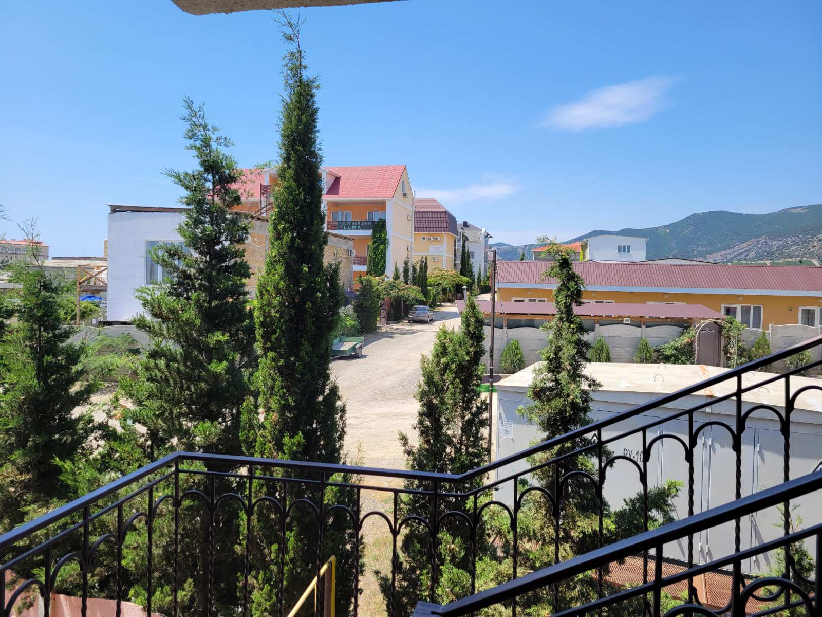 Фото Гостевой дом Iron Lion