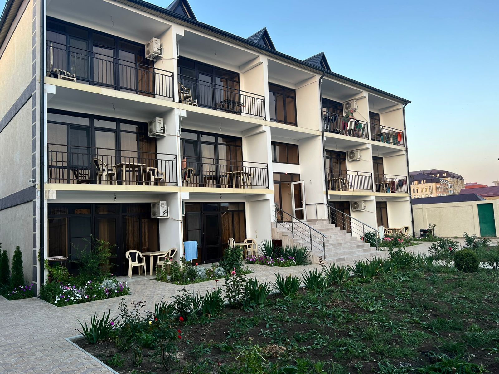 Фото отеля 1