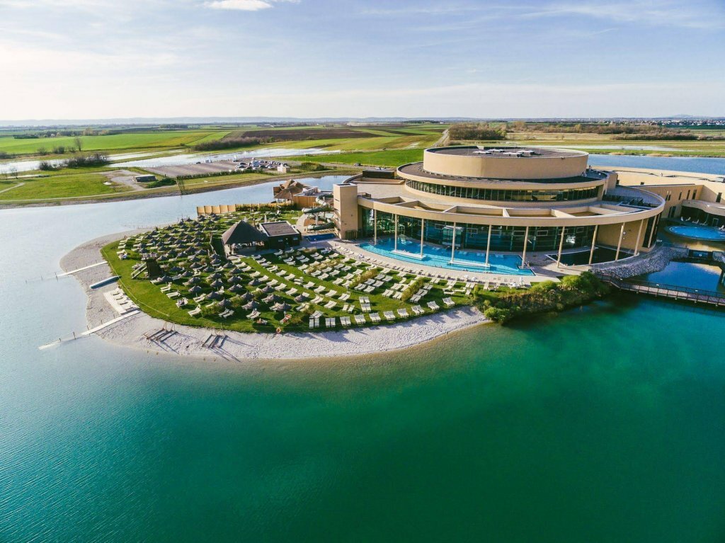 Hotel St. Martins Therme & Lodge, Earth, photo