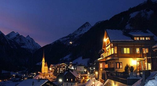 Внешний вид отеля Hotel Kaiservilla в Хайлигенблуте, фото 1