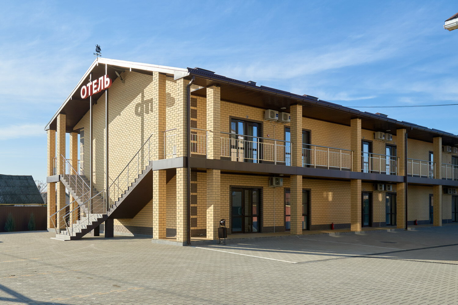 Фото отеля 1