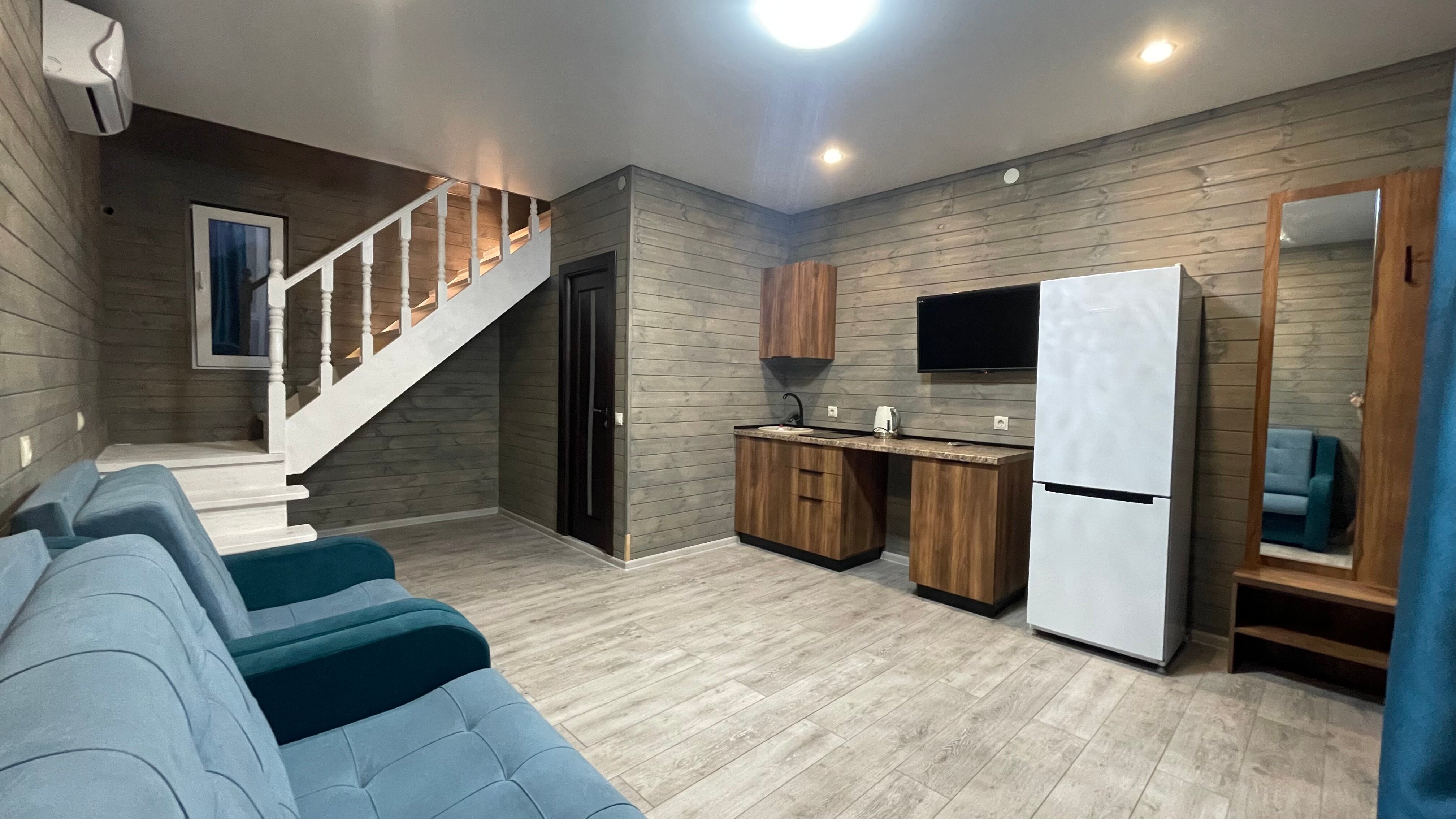 Фото Golden House