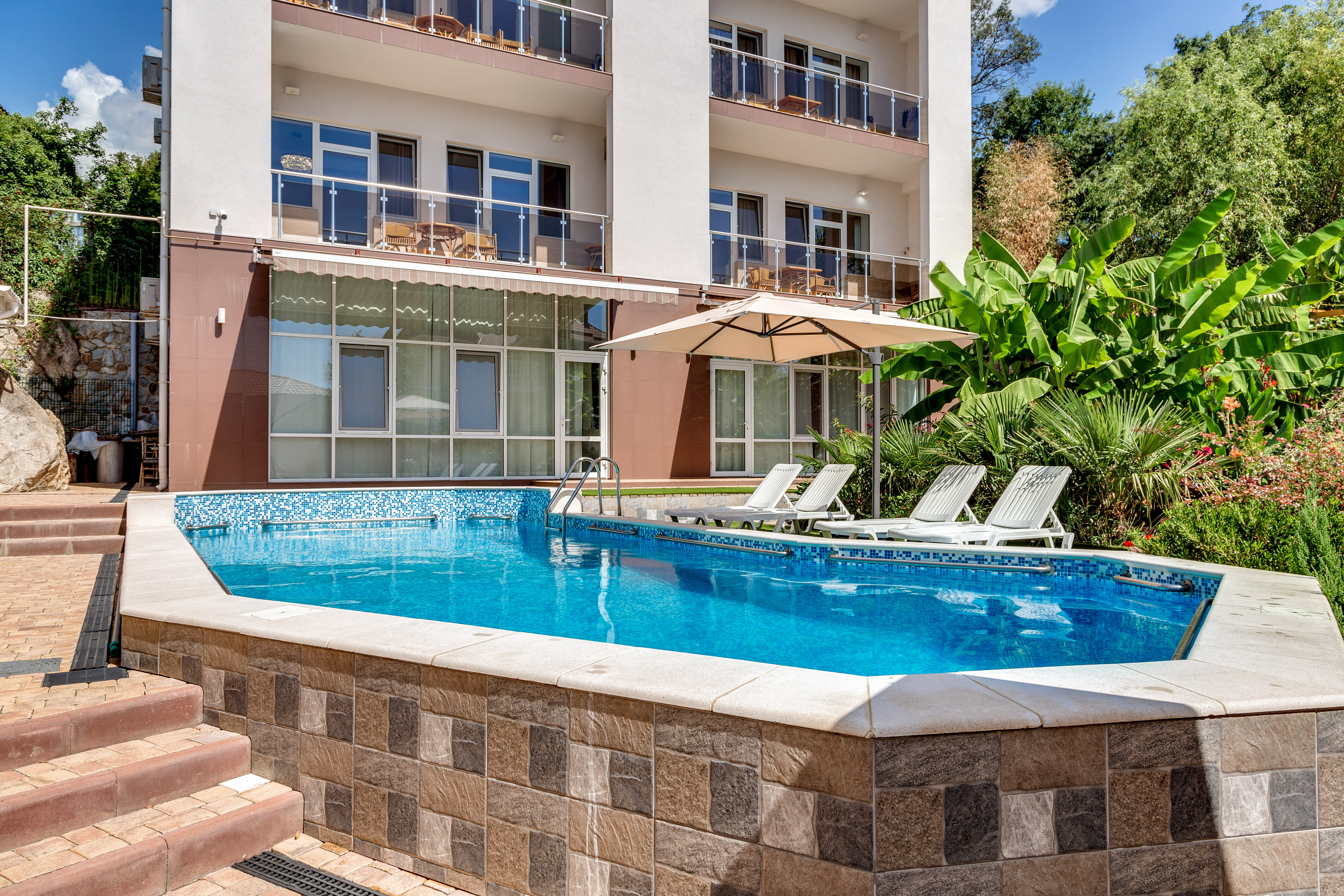 Фото отеля 1