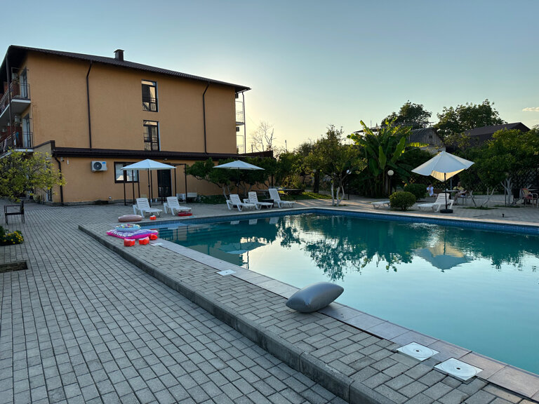 Фото отеля 1