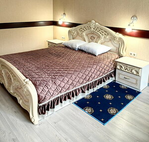 Золотой Лотос