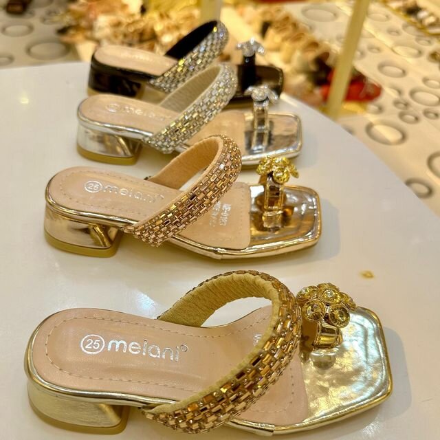 Shoe store First Melani Trading, Dubai, photo