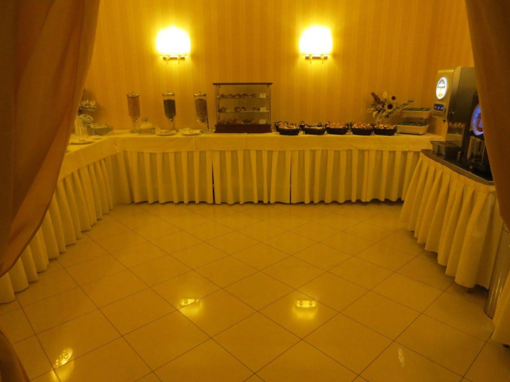 Фото Joyfull Hotel