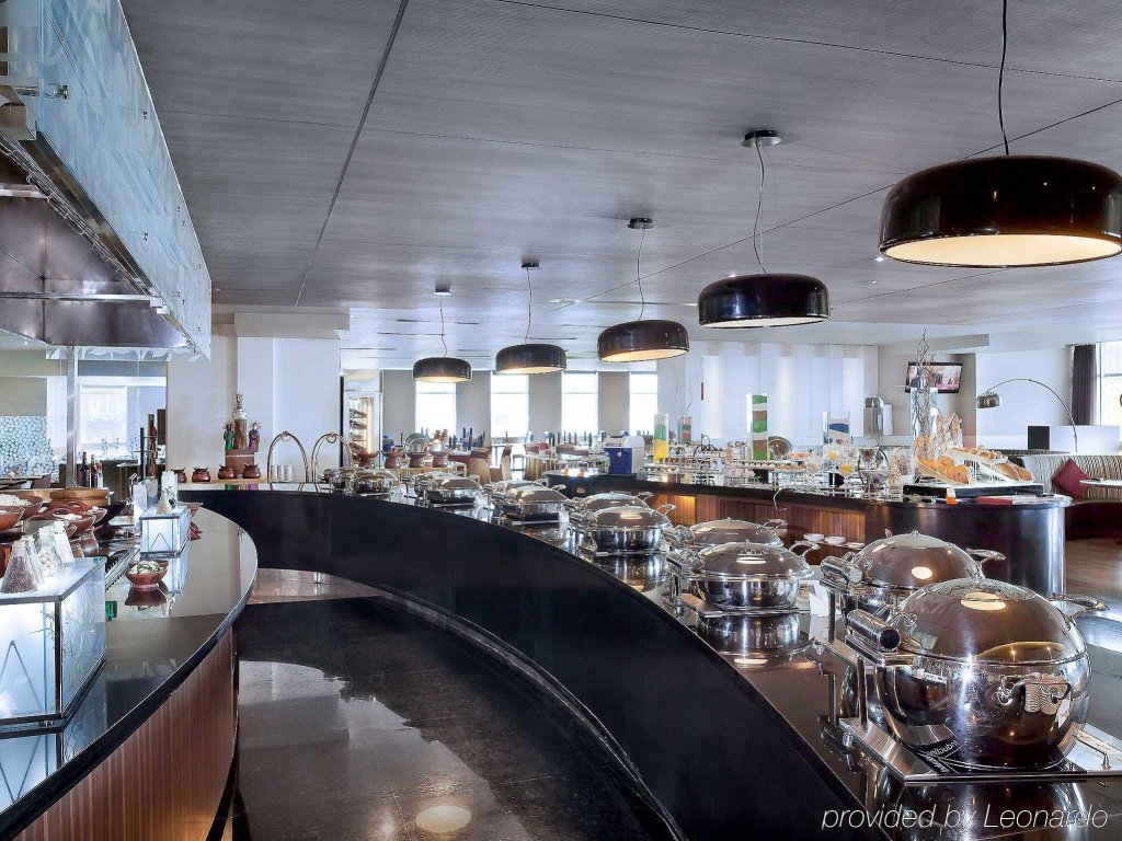 Фото Novotel Jakarta Gajah Mada