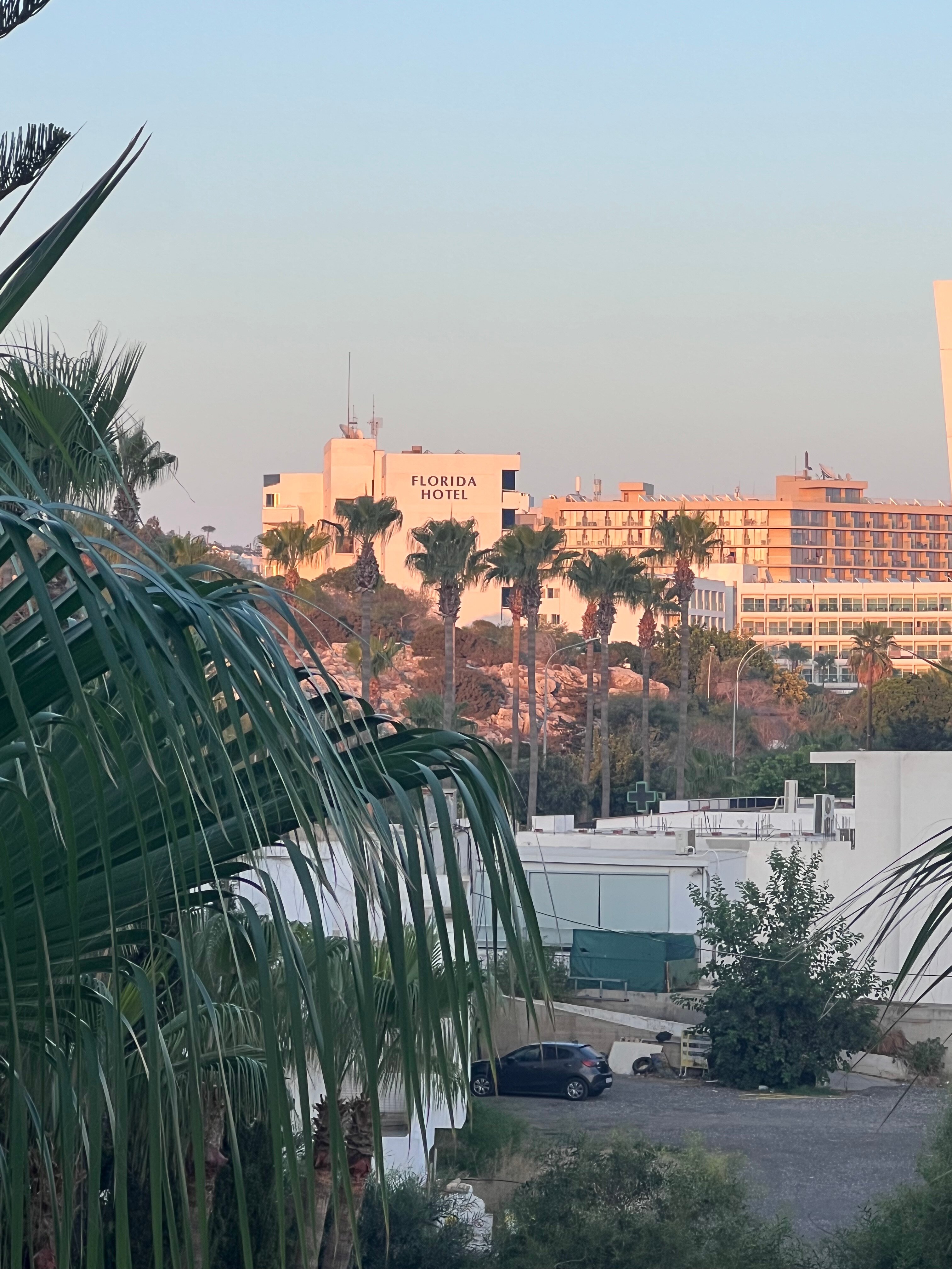 Фото Margadina Lounge Hotel