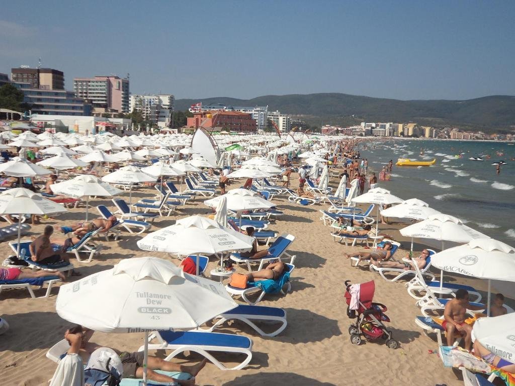 Фото отеля 2