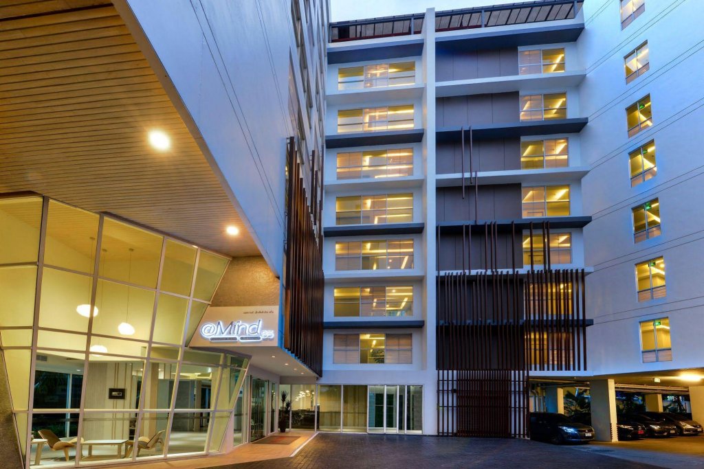 Фото Hotel Amber Sukhumvit 85