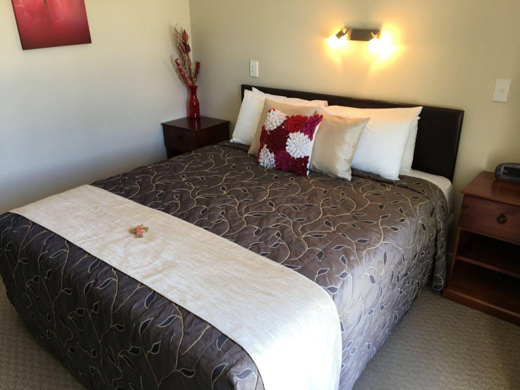 Фото Fiordland Lakeview