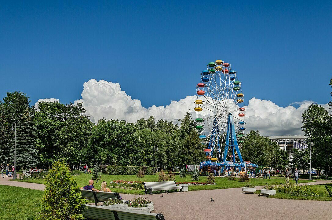 «Где погулять: 13 парков Санкт-Петербурга» фото материала