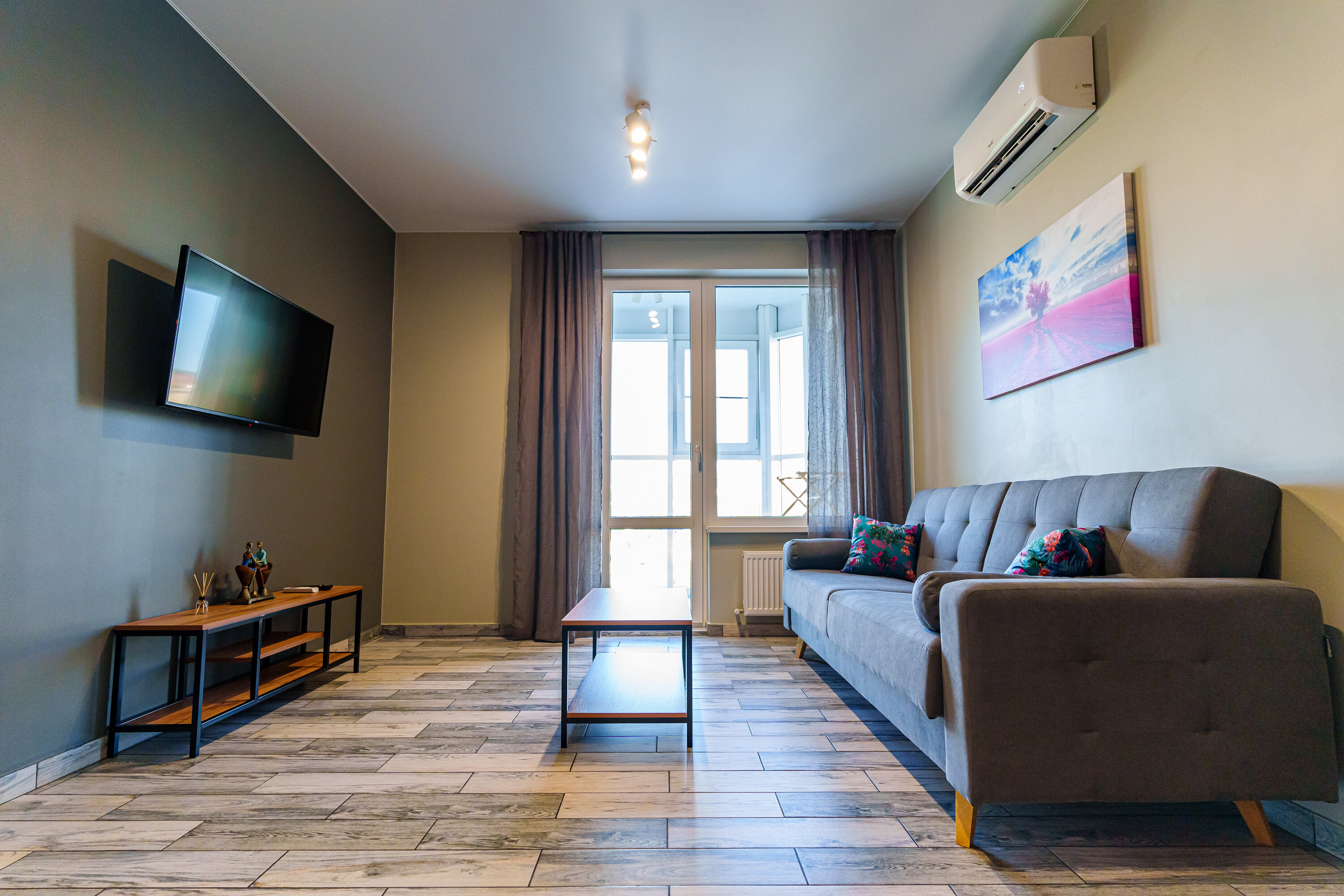 Фото LetoApart на улице Энгельса 95