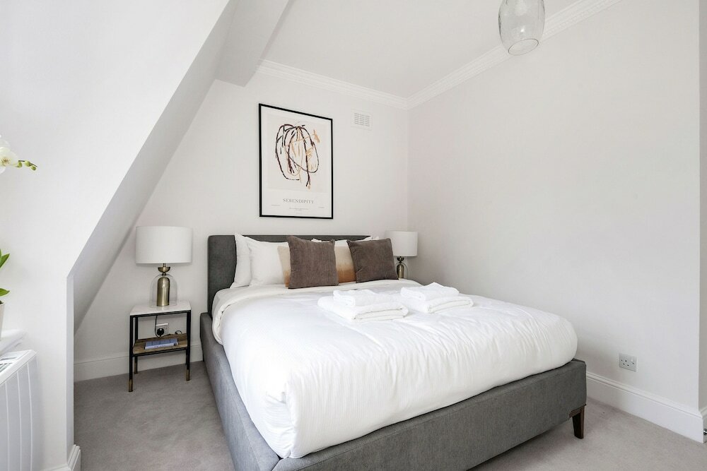 Фото 3 Sloane Gardens by UnderTheDoormat