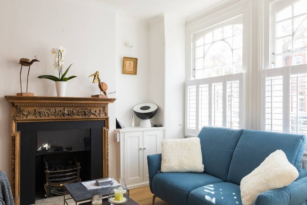 Фото Fabulous 4 Bed House With Garden in Fulham