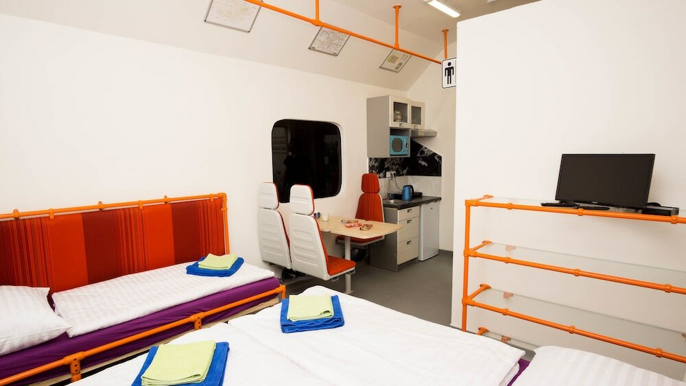 Фото Metro Apartment