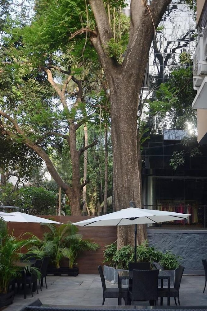 Фото Oyo 749 Hotel Ketan