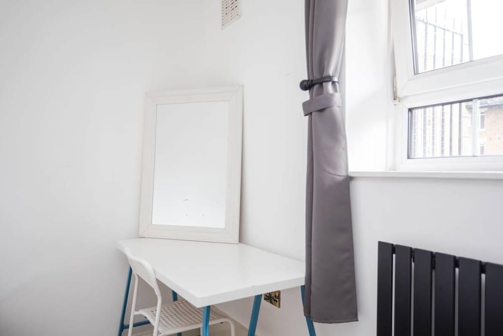 Фото Spacious 4 Bedroom Apartment in Bethnal Green