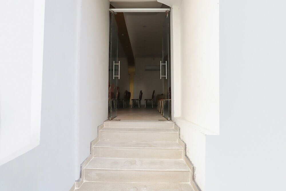 Фото Fabhotel Prime Ashoka Imperial