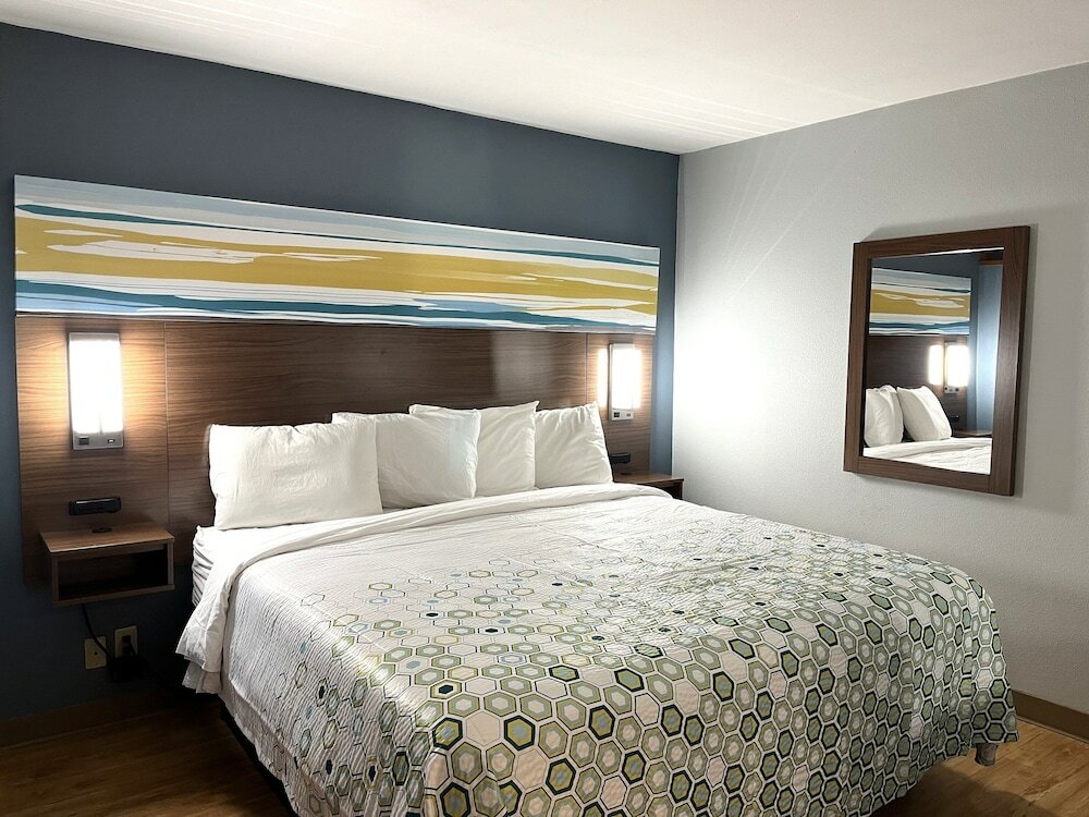 Фото HomeTowne Studios by Red Roof Amarillo West