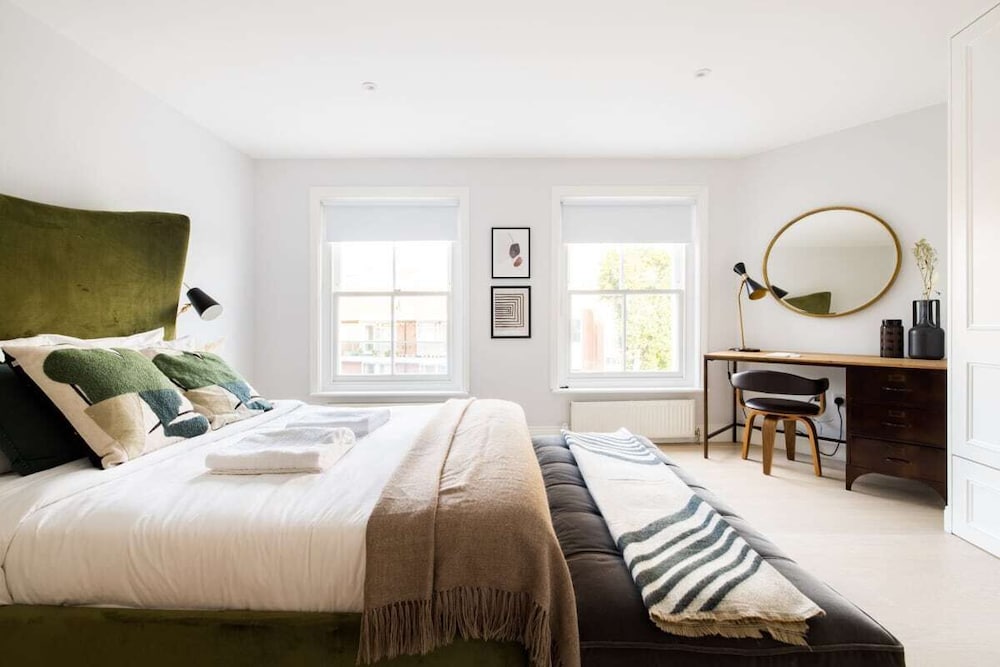 Фото The Margravine Maisonette - Modern & Bright 2bdr Flat
