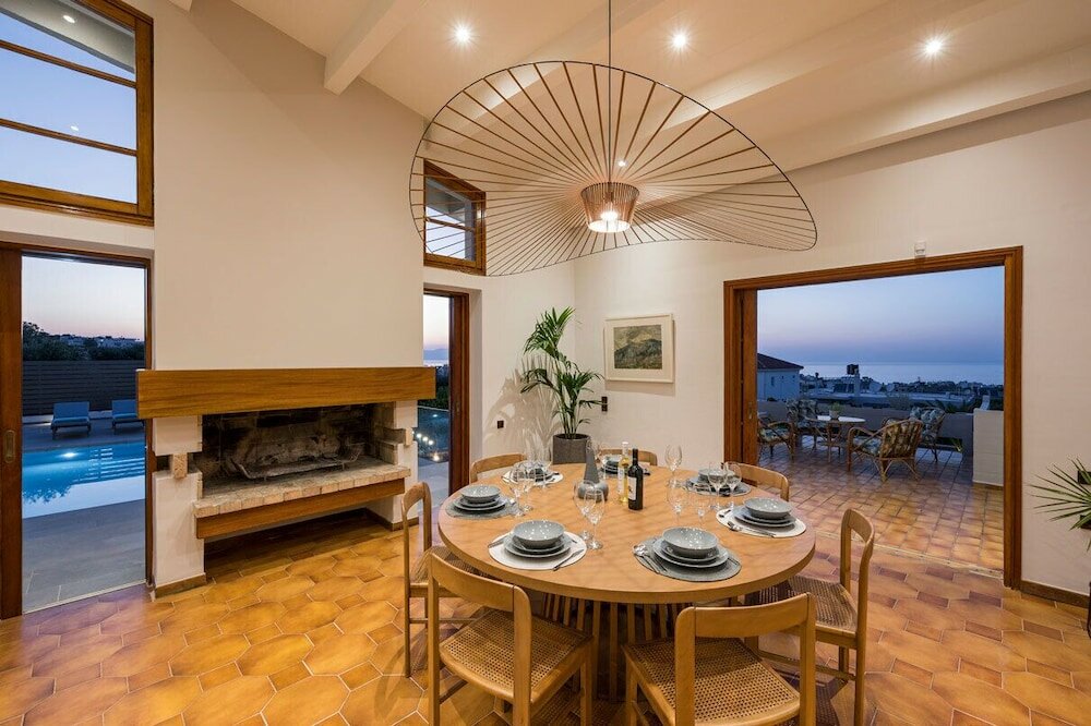 Фото Azatis Luxury Villa