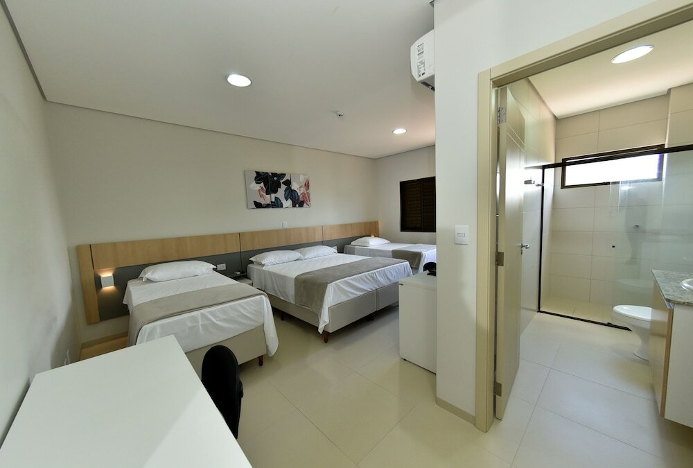 Фото Hotel Plaza Garden