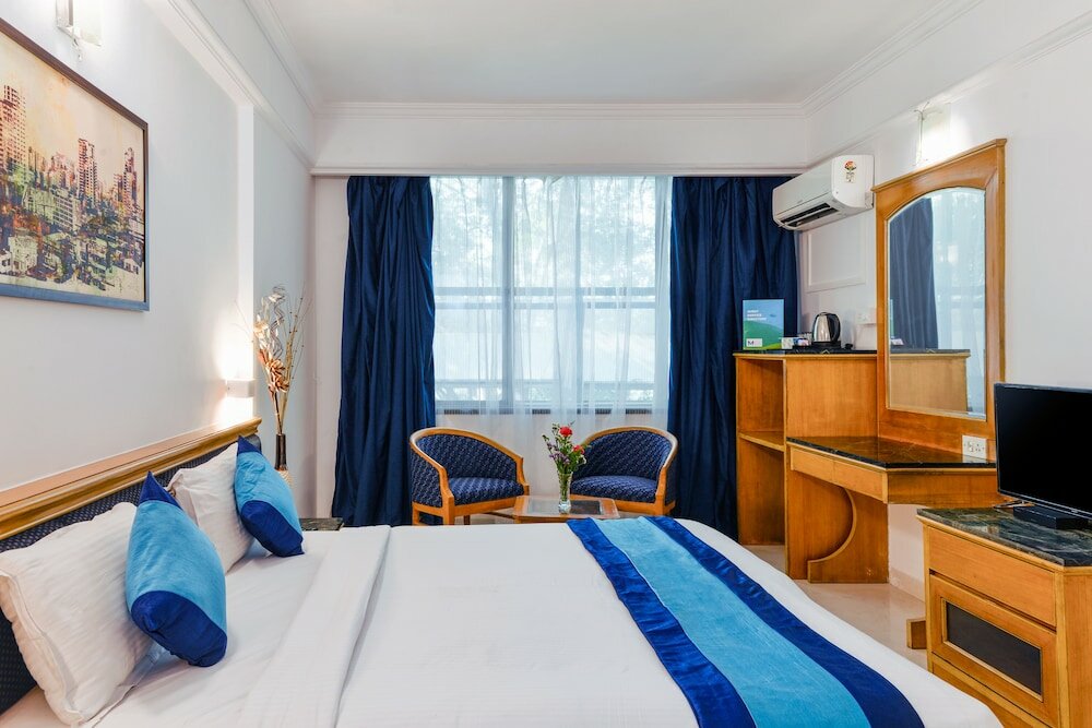 Фото Hotel Mint Salisbury Park