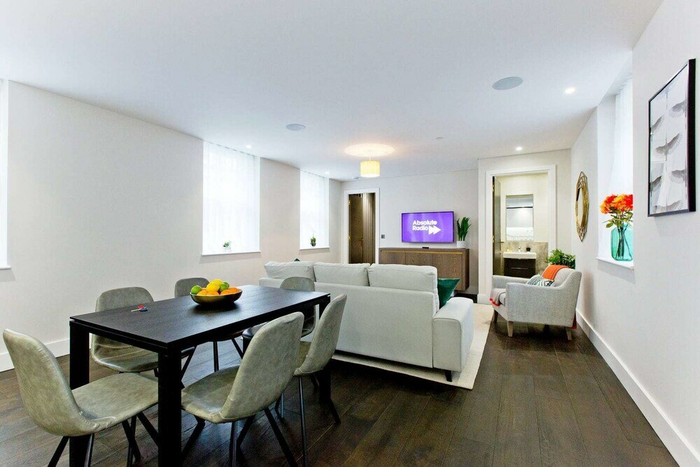 Фото Luxury 2 bed with lift ac and concierge