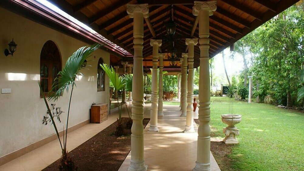 Hotel Dedduwa Boat House, Southern Province, photo