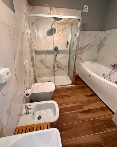 Гостиница Hh Hermoso Housing Asti в Асти