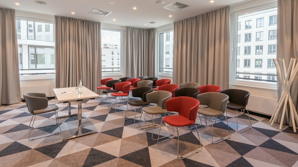 Фото Holiday Inn Express Munich City West