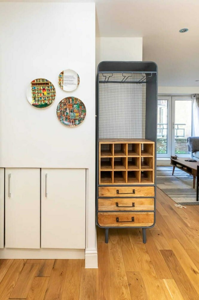 Фото Modern & Spacious 2bd Flat - Westbourne Park