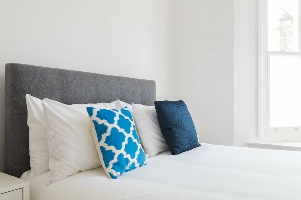 Фото Modern stylish and luxurious 1 bed flat