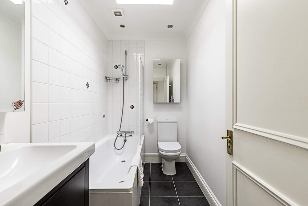 Фото Beautiful Two Bed Abode Near Chelsea