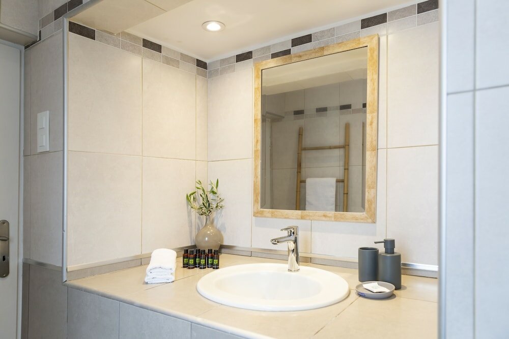 Фото Captain's House Suites