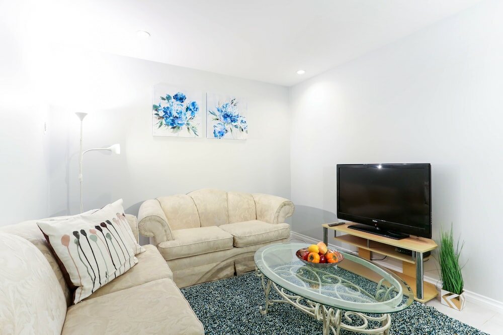 Фото Family Home-Metrotown by Elevate Rooms