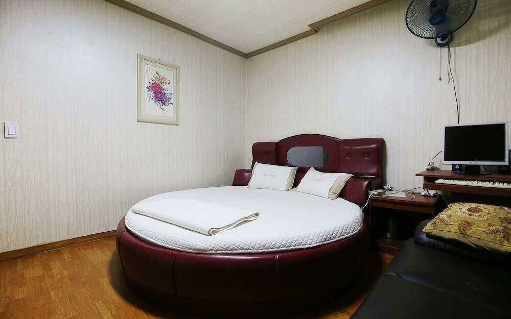 Фото Yesan Grand Motel