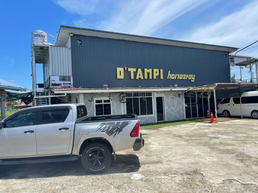 Фото Oyo Home 90370 D'tampi Homestay