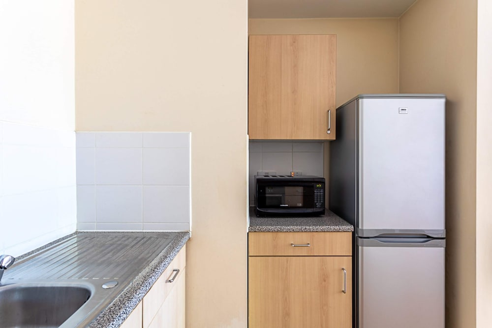 Фото Modern 1 Bedroom Apartment in West London