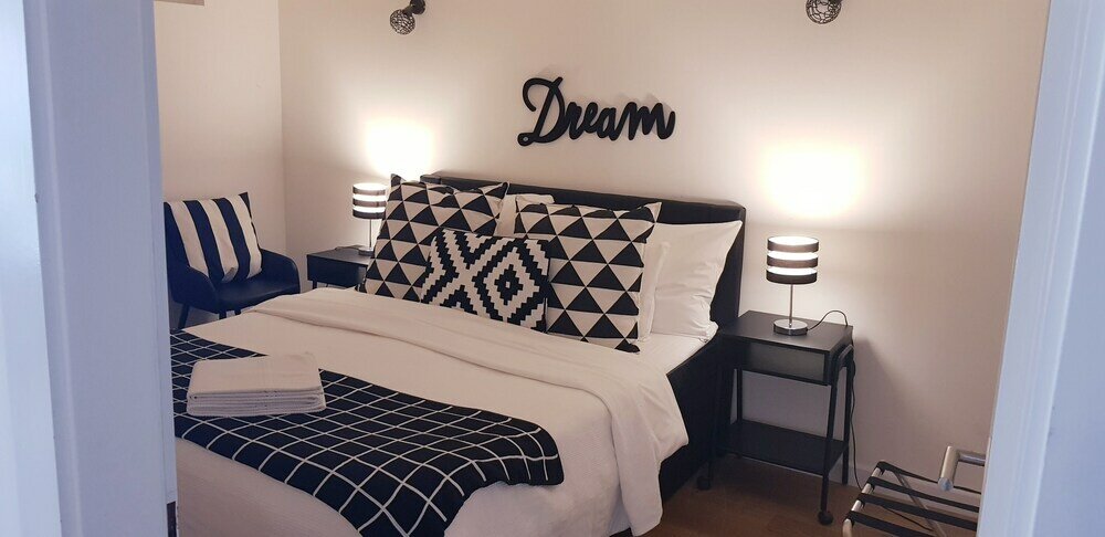 Фото Montreux Lake View Apartments City Centre